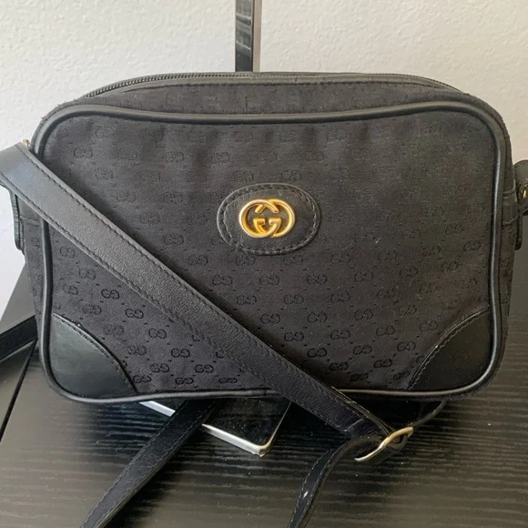 Authentic Black Classic Vintage GUCCI 70s Crossbody- amazing condition ๐ฎ๐นโค๏ธmed - Picture 5 of 15